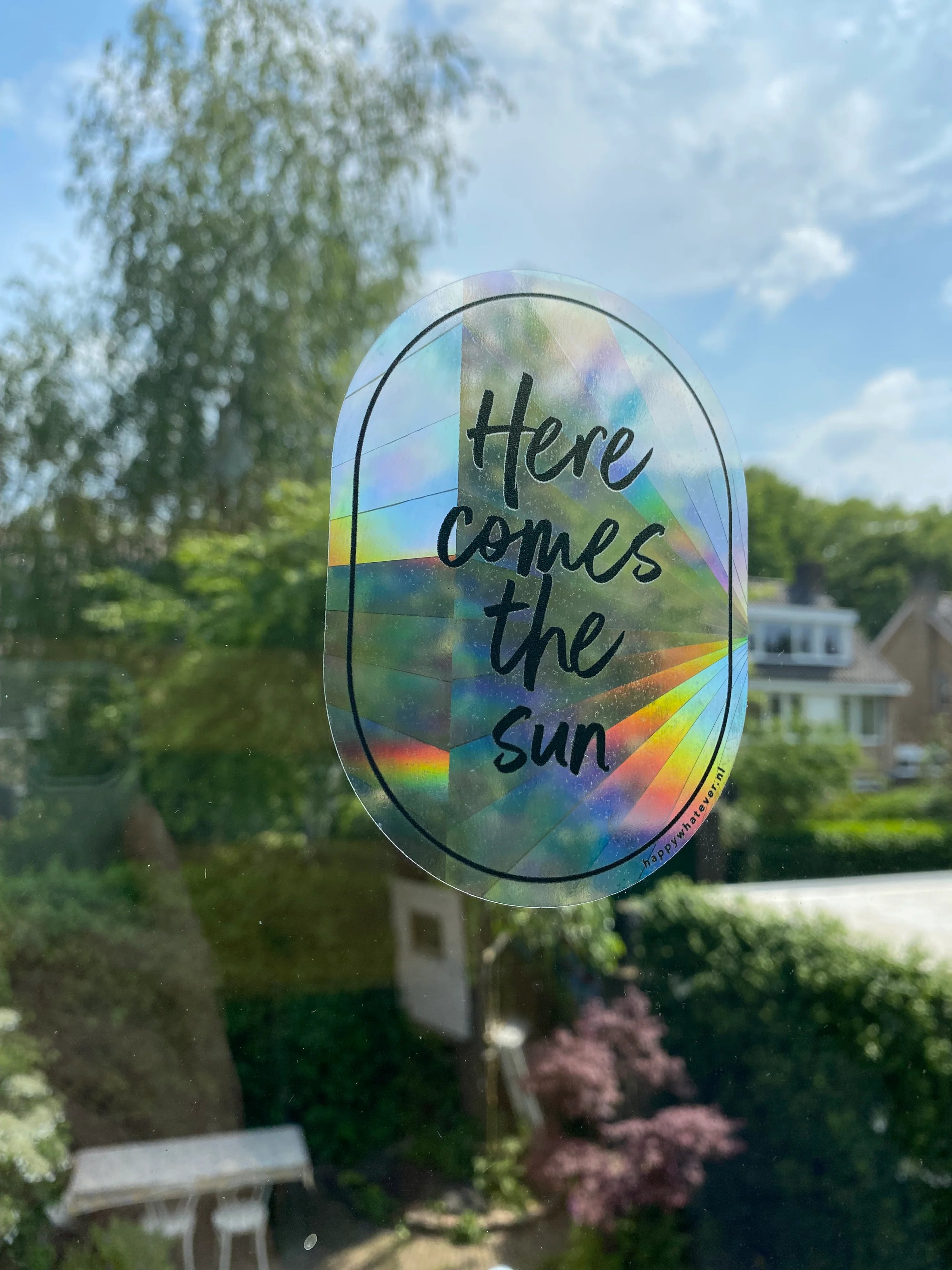 Regenboogmaker raamsticker Here Comes The Sun A6