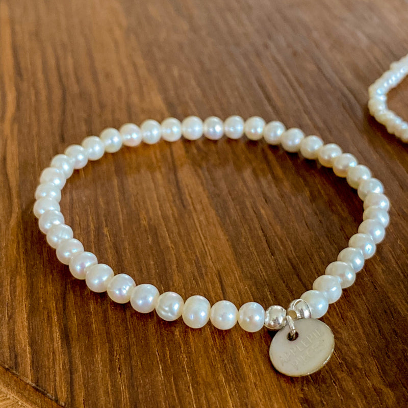 Souvenirs of life armcandy - Pearls are a girl&